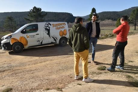 Sergio Cócera y José Ruiz presentan 'Tremendos Huevos', la fusión perfecta entre alta cocina y huevos camperos