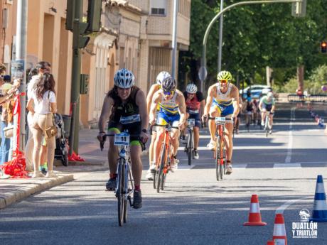 Javier Martínez Cerrillo y Tristana Martínez Gómez se imponen en el II Triatlón Popular Ciudad de Cuenca
