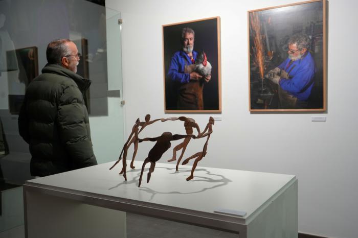 Fotografía y creación se unen en ‘Los rostros del arte’, nueva exposición en la UCLM de Cuenca