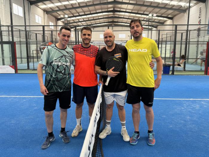 Las gemelas Gamero y la dupla Noheda-Pérez se imponen en el VIII Torneo Diputación Única Pádel