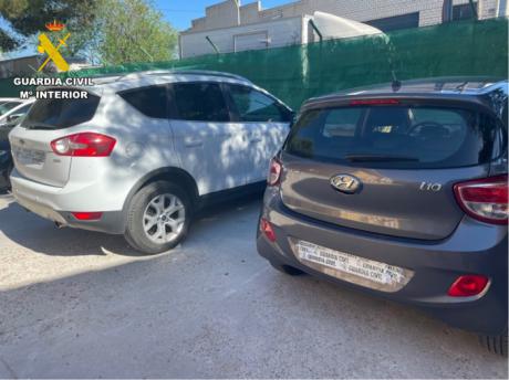 La Guardia Civil detiene a dos personas que se dedicaban al robo en interior de vehículos utilizando para desplazarse automóviles previamente sustraídos