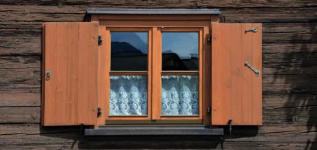 Estos son los beneficios de optar por ventanas, balcones y puertas de madera