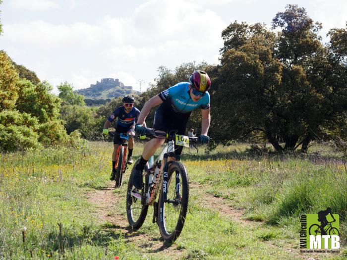 Pedro Guillén y Alba López conquistan el V Trofeo MTB Subida Sierra Jarameña en Villamayor