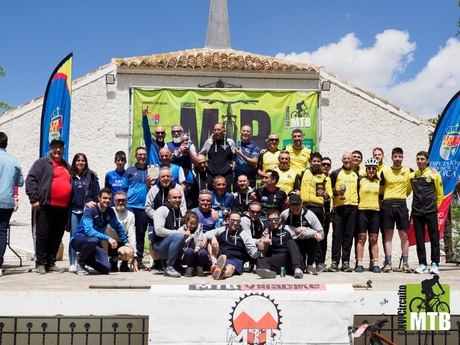 Pedro Guillén y Alba López conquistan el V Trofeo MTB Subida Sierra Jarameña en Villamayor
