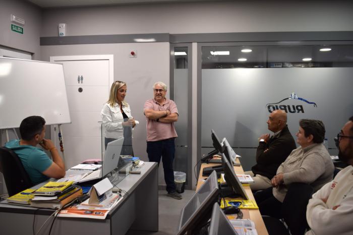 Ana Ponce visita la Autoescuela Rubio y resalta la excelencia de los cursos CAP en Cuenca