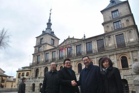 El Ministro de Cultura chino elige Toledo para pasar el domingo interesado por su patrimonio, donde es recibido por el Gobierno local