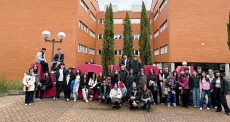 Estudiantes italianos de Bellas Artes visitan la Facultad de Bellas Artes