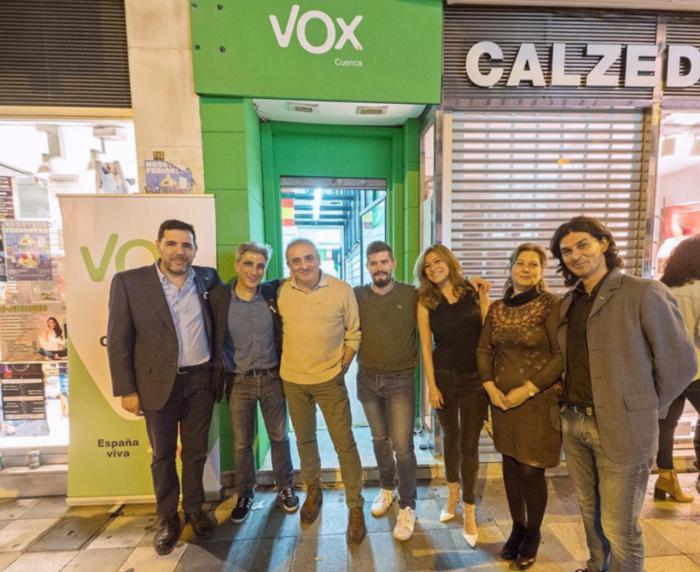 Vox inaugura su sede en la capital conquense