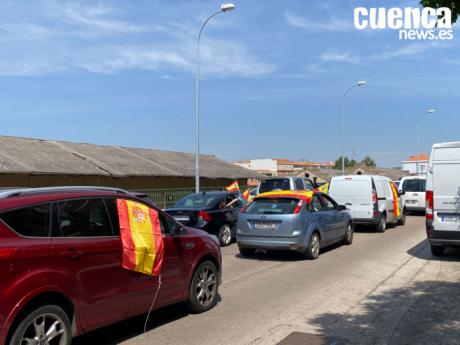 Más de 300 vehículos toman Cuenca en la caravana de Vox contra el Gobierno de Sánchez