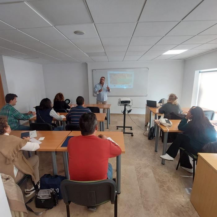 La sede de ACEM en Iniesta acoge una jornada sobre internacionalización y marketing digital centrada en los ‘funnels’