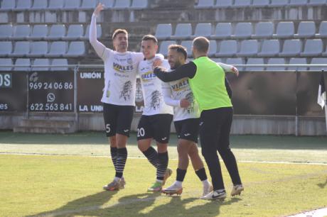 El Conquense cierra el 2024 con goleada y se afianza en la séptima posición