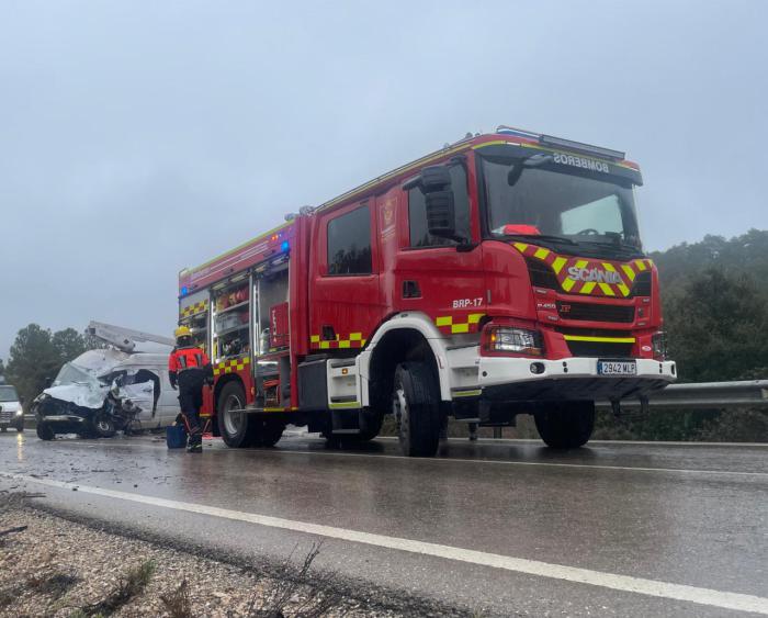 Un herido en un choque entre un furgón y un turismo en Valdetórtola