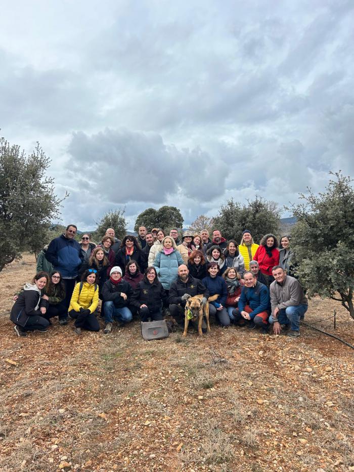 Unas cuarenta personas disfrutan de la ruta de la Serranía Baja con Elige Cuenca