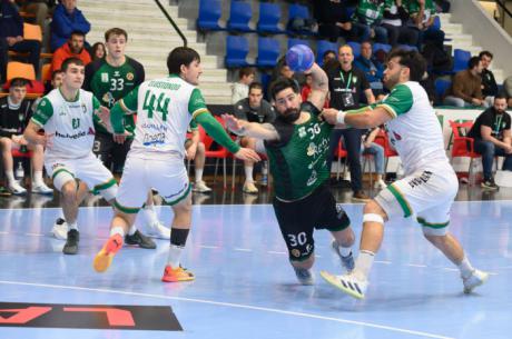 El Helvetia Anaitasuna impone un ritmo imparable y descoloca al BM Cuenca (33-26)