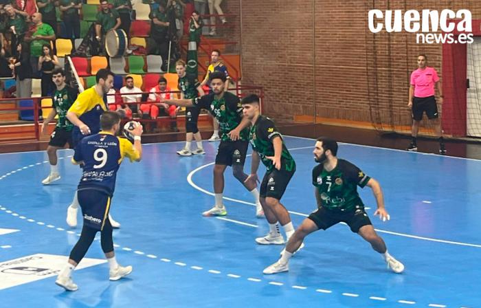 El BM Cuenca firma una victoria coral y brillante frente al Atlético Valladolid