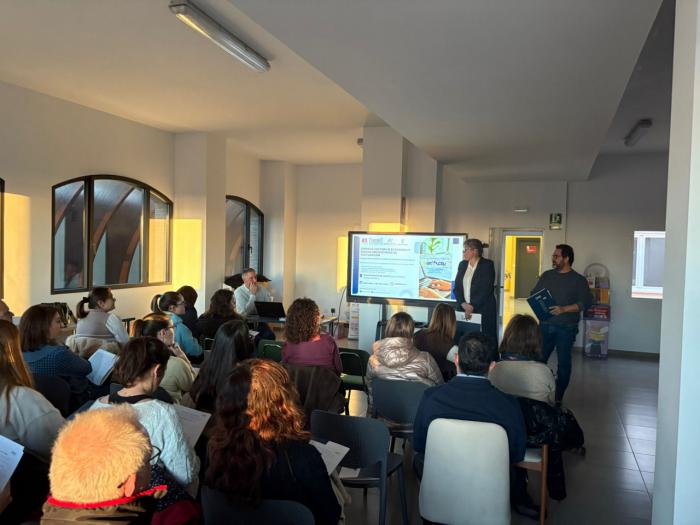 Gran interés empresarial por la facturación electrónica en Iniesta: más de 40 asistentes en la jornada celebrada en Iniesta