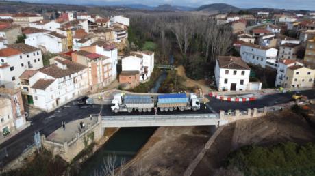 Abierto provisionalmente el nuevo puente de la CM-215 en Landete