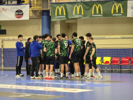 Victoria del BM Guadalajara ante el BM Cuenca en un test de pretemporada invernal (34-31)