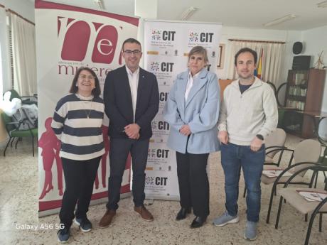 Vara de Rey acoge una jornada para impulsar el emprendimiento femenino en el medio rural