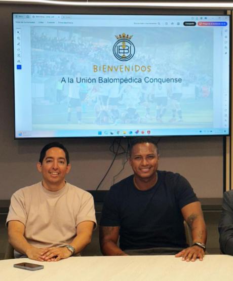 La UB Conquense y Antonio Valencia sellan alianza internacional para impulsar el fútbol y la inclusión social